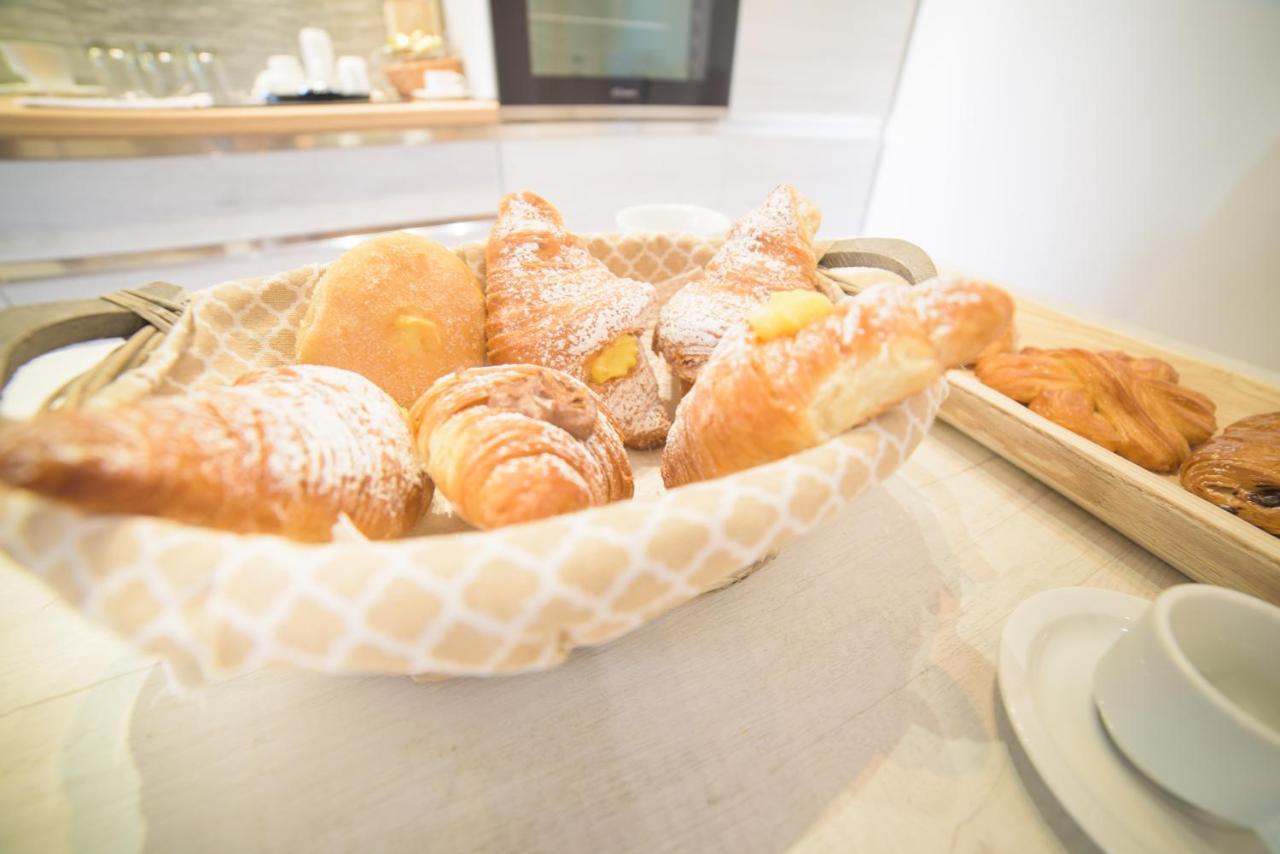 Bed and Breakfast Malenki à Rome Extérieur photo